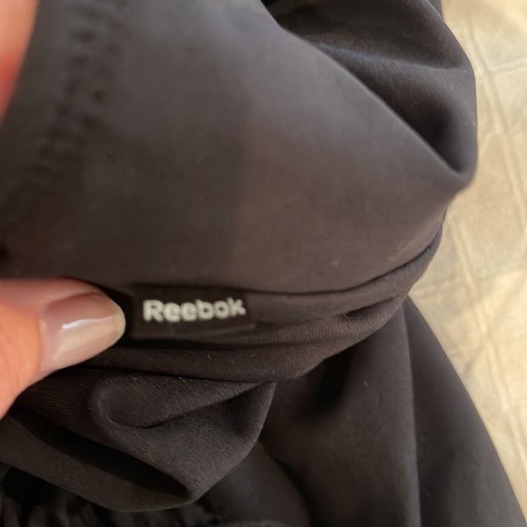 Reebok 🌟black with pinks and white stripes - Picture 6 of 6